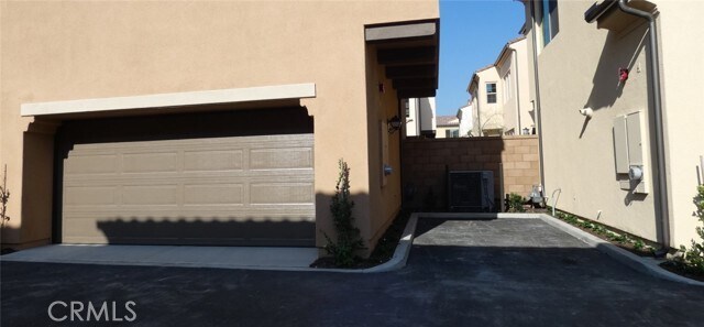 Building Photo - 119 Messenger