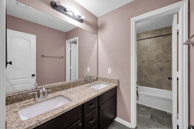 Building Photo - 6707 Hunters Creek Ln