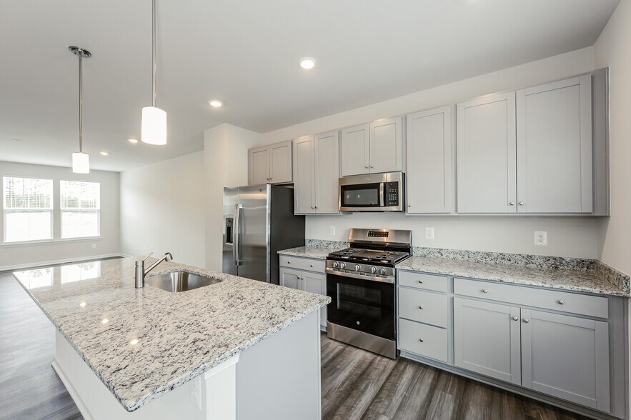 Building Photo - 8757 Whitman Dr