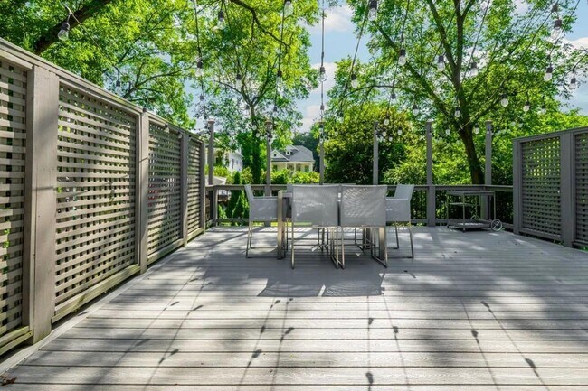 Building Photo - 242 Haralson Ave NE