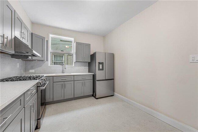 Building Photo - 534 81st St