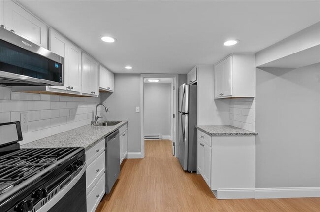 Building Photo - 376 Arnolds Neck Dr