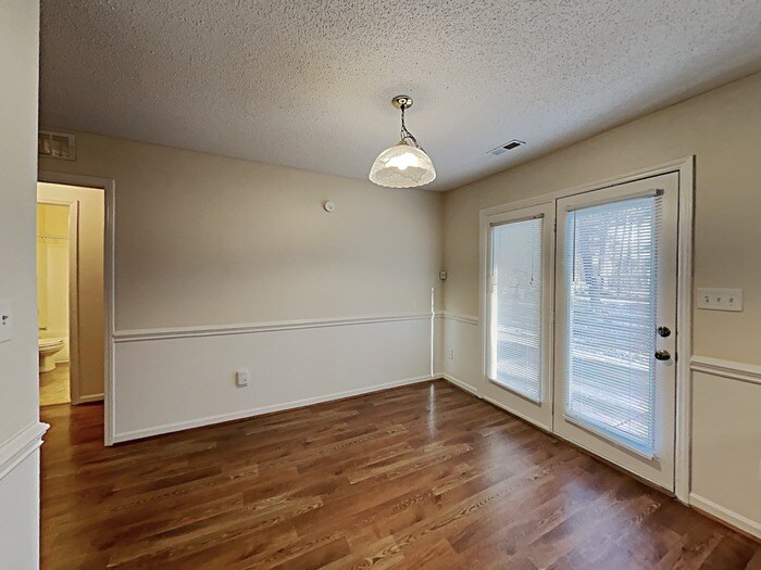 Building Photo - 315 Honeywood Ln