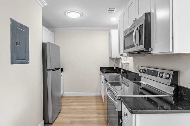 Building Photo - 22611 Mattingly St