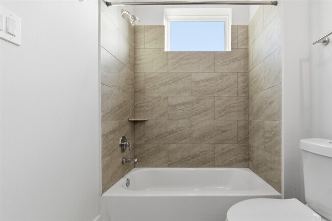 Building Photo - 1236 W 21st St