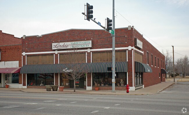 Building Photo - The Lofts on Broadway