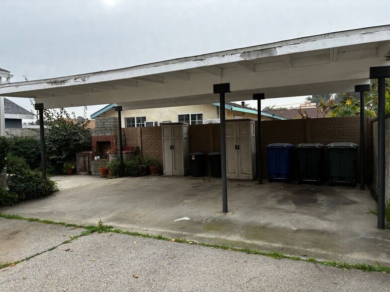 Building Photo - 7946 Hershey St