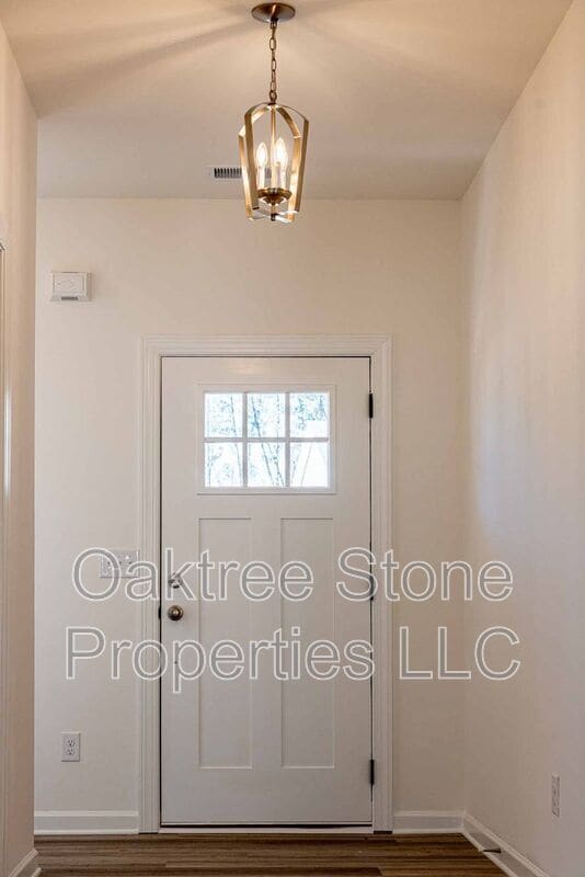 Building Photo - 3378 Skyland Dr