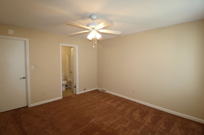 Building Photo - 171 Forest View Dr