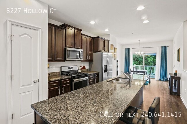 Building Photo - 8227 Hollow Ct