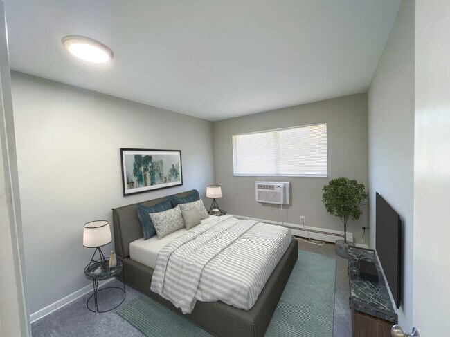 Interior Photo - 3188 Sashabaw Rd