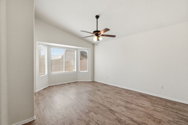 Building Photo - 3 Bedroom Home in Bridlewood!