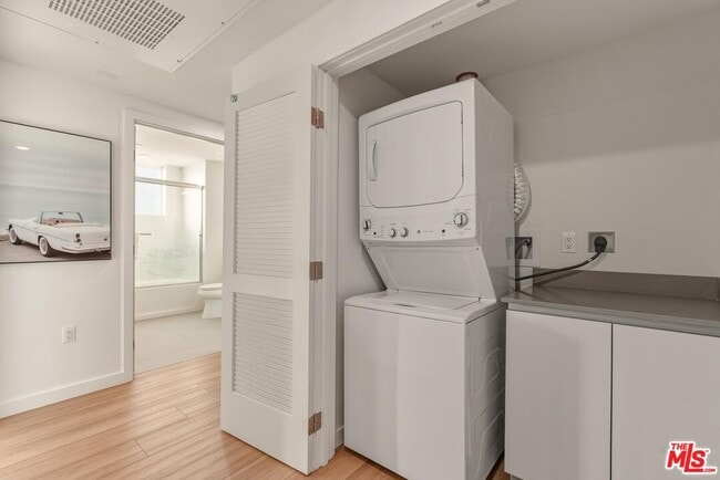 Building Photo - 1759 N Gower St