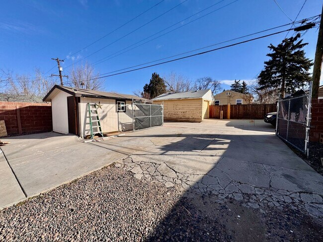 Building Photo - Move-In Ready 4BR Home with Finished Basement, Flex Space & Large Yard