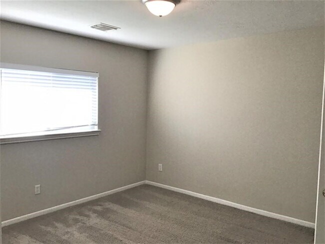 Building Photo - 3927 Dogwood Bough Ln