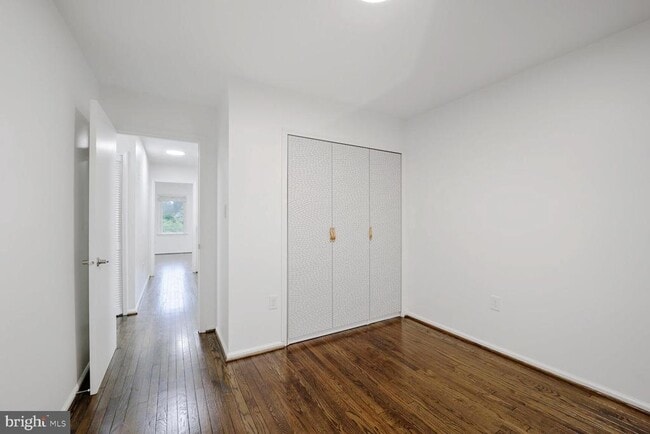 Building Photo - 6929 Mclean Park Manor Ct