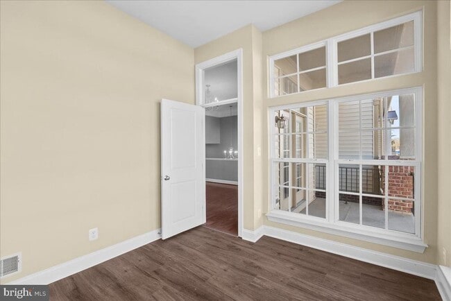 Building Photo - 43277 Tumbletree Terrace