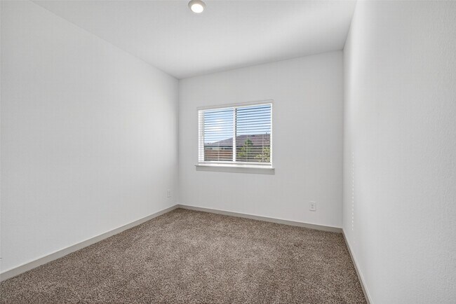 Building Photo - 1322 Truckee River Dr