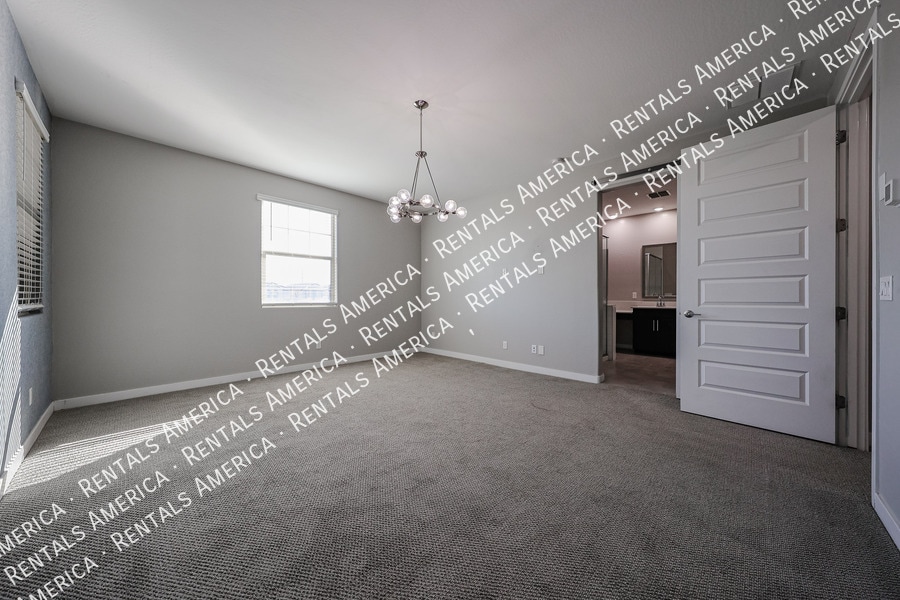 Building Photo - 1026 E Weatherby Way