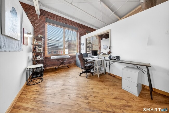Building Photo - 325 Lafayette St