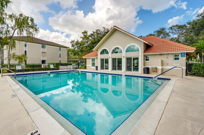 Building Photo - 5708 Deauville Cir