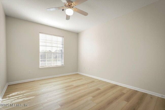 Building Photo - 10550 Baymeadows Rd