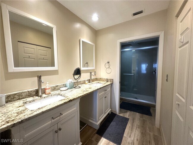 Building Photo - 470 Launch Cir