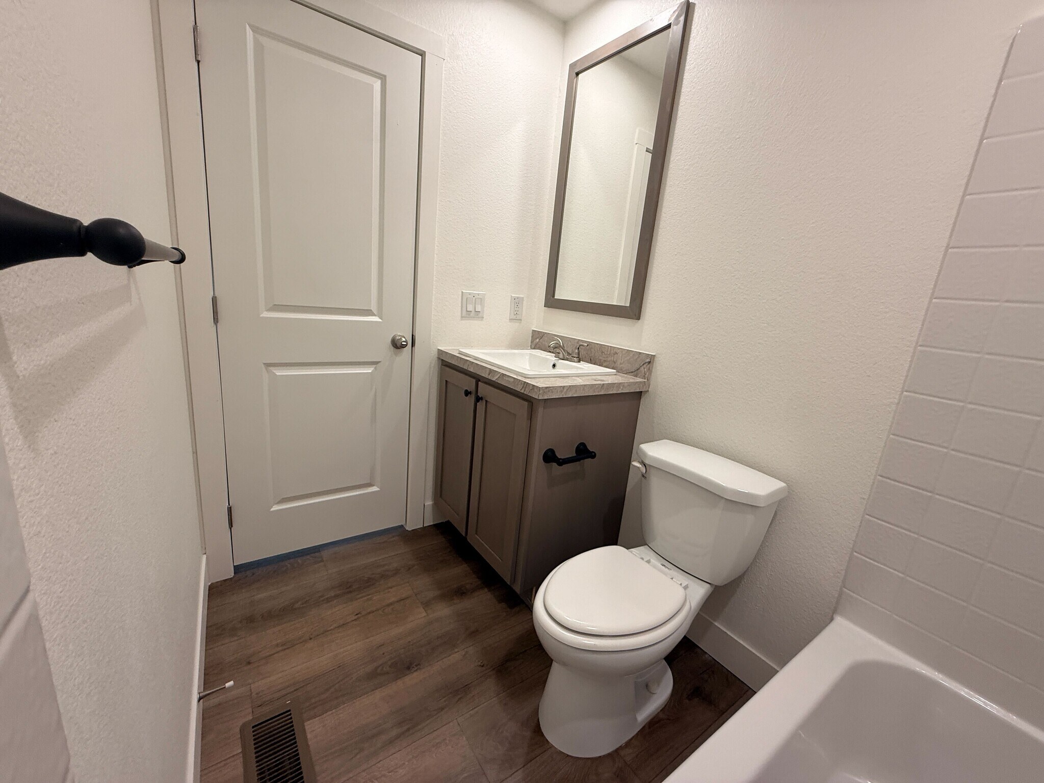 Building Photo - 3601 E Wyoming Ave