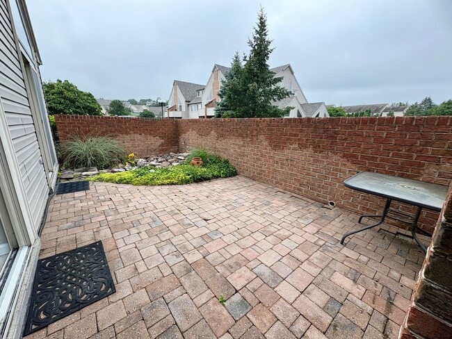 Building Photo - 2 Bedroom 2 Bathroom in Waverly Woods Harr...