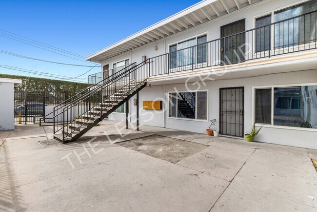 Building Photo - 1230 E Borchard Ave