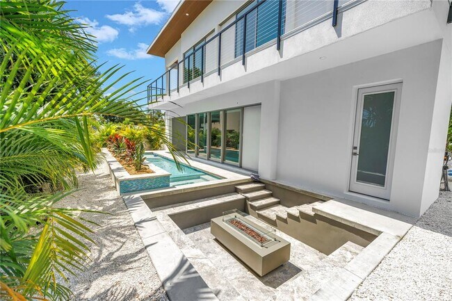 Building Photo - 2314 Floyd St