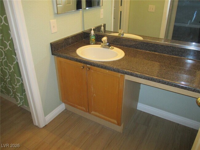 Building Photo - 1052 Country Skies Ave