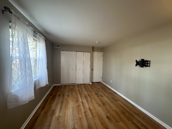 Building Photo - 4573 Winding Brook Dr