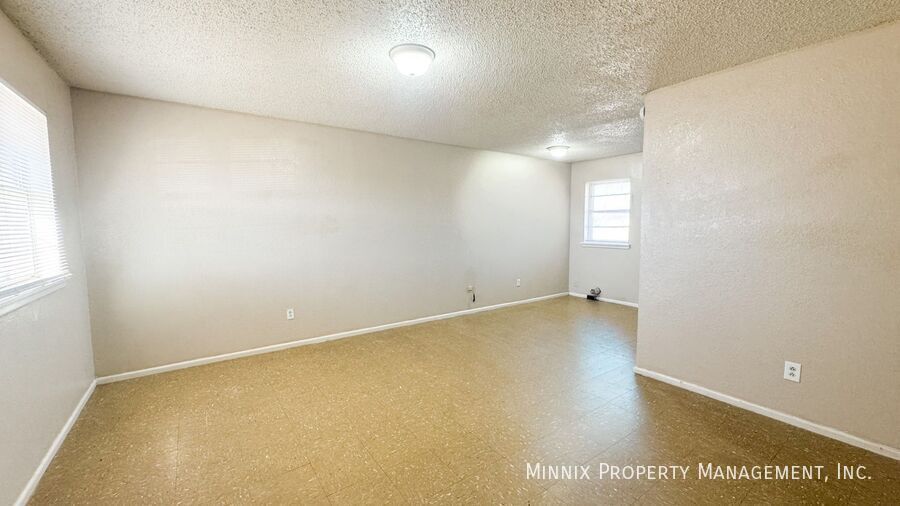 Building Photo - 631 S Crosby St