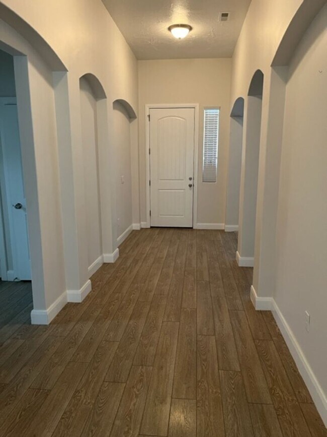 Building Photo - Spacious 3 Bedroom Home in Little Valley