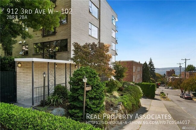 Building Photo - 912 3rd Ave W