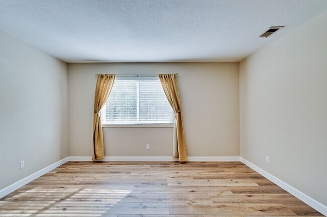 Building Photo - Welcome Home!!! - Modern and Spacious Gem!...