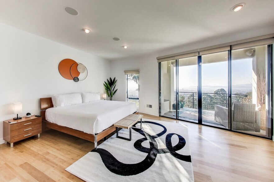 Building Photo - 660 Hiller Dr