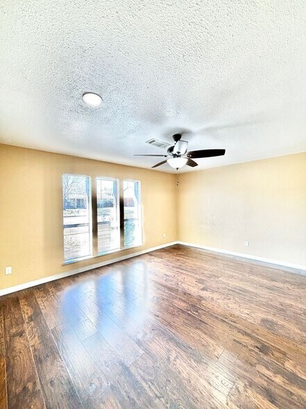 Building Photo - 609 Tiffany Trail