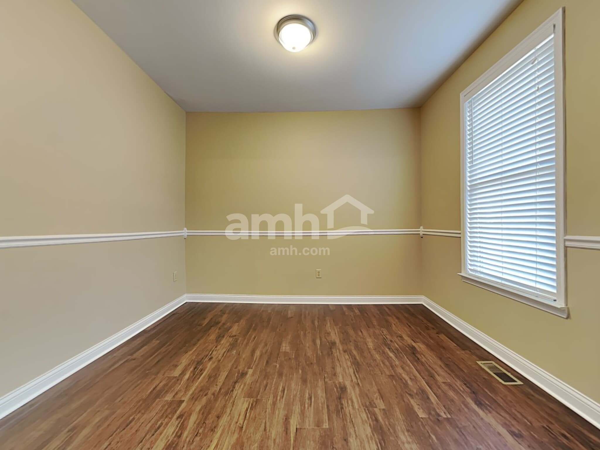 Building Photo - 11207 Sugarmill Dr