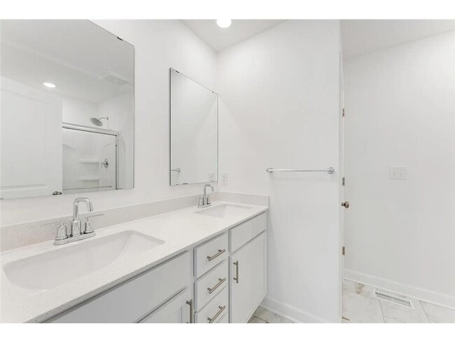 Building Photo - 2339 Jandell Ave NE