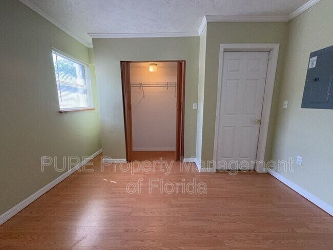 Building Photo - 9 Banyan Course Run