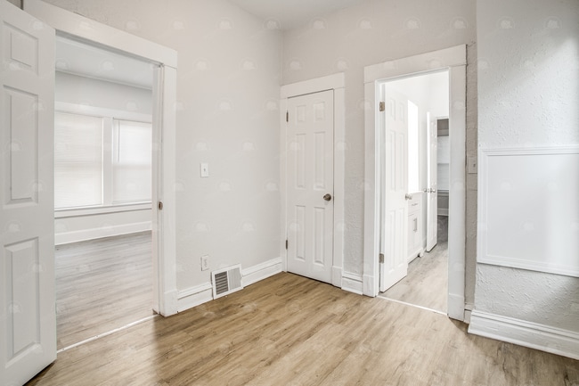 Building Photo - Cozy and Charming Two-Bedroom House with M...