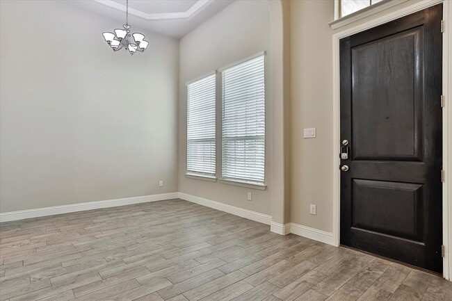 Dining area or flex - 253 Gill Point Ln