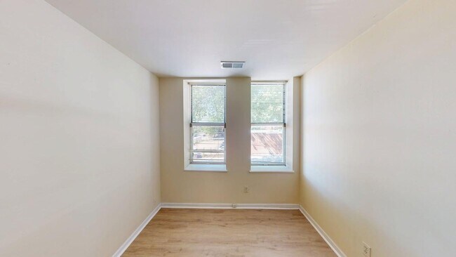 Building Photo - 3861-3869 McRee