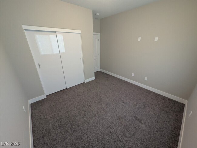 Building Photo - 1401 Ogallala St