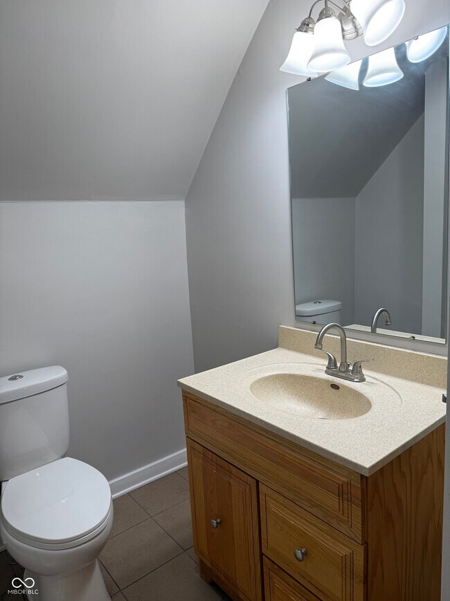 Building Photo - 717 Parkway Ave