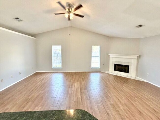 Building Photo - Now Leasing a 3 Bedroom 2 Bath In Southaven