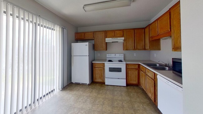 Building Photo - 360 Virtual Tour Available