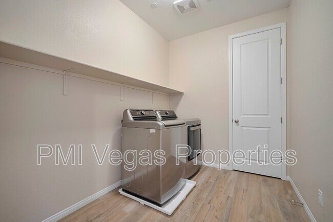 Building Photo - 780 Aurora Vale Pl